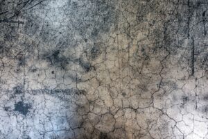 スマホが割れた時の直し方とその注意点は？