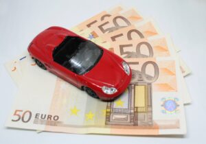 車の保険を安くする方法はどれが効果的ですか？